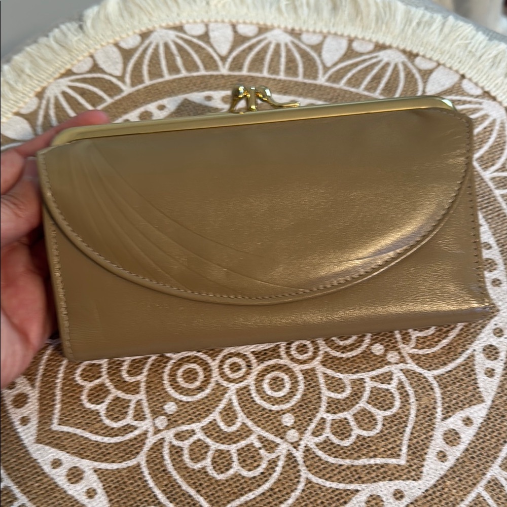 BUXTON Vintage Seabreeze Women's Leather Wallet Tan Beige NWOT